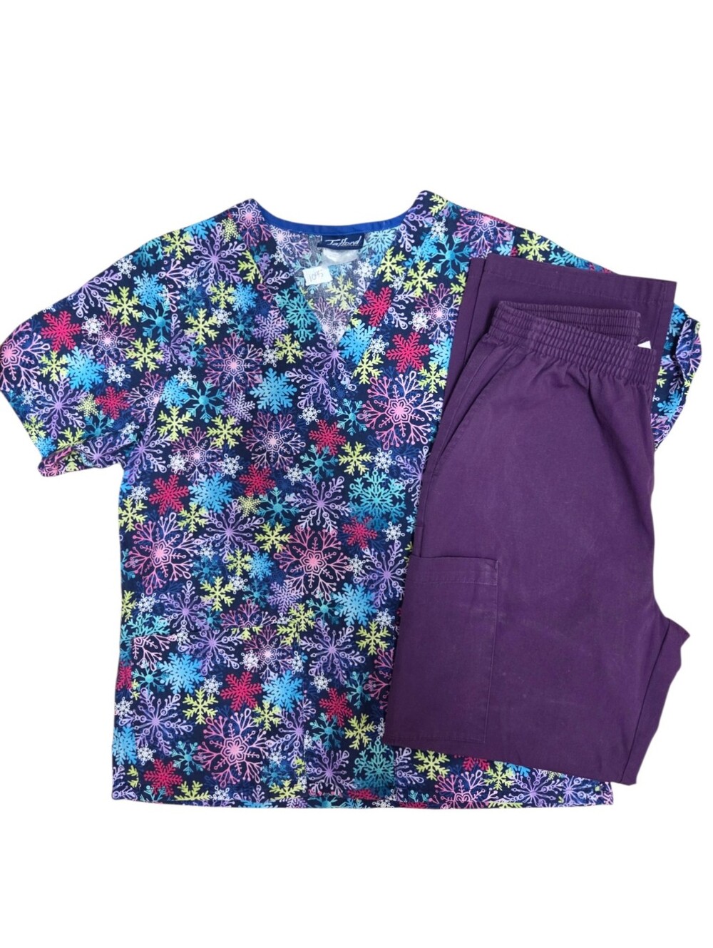 1095 Snowflakes Scrub Set